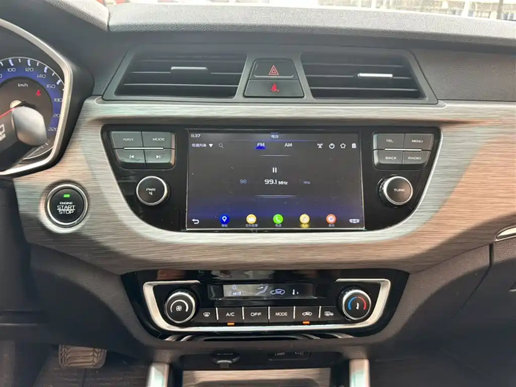 Фото 5 - Geely Vision X3