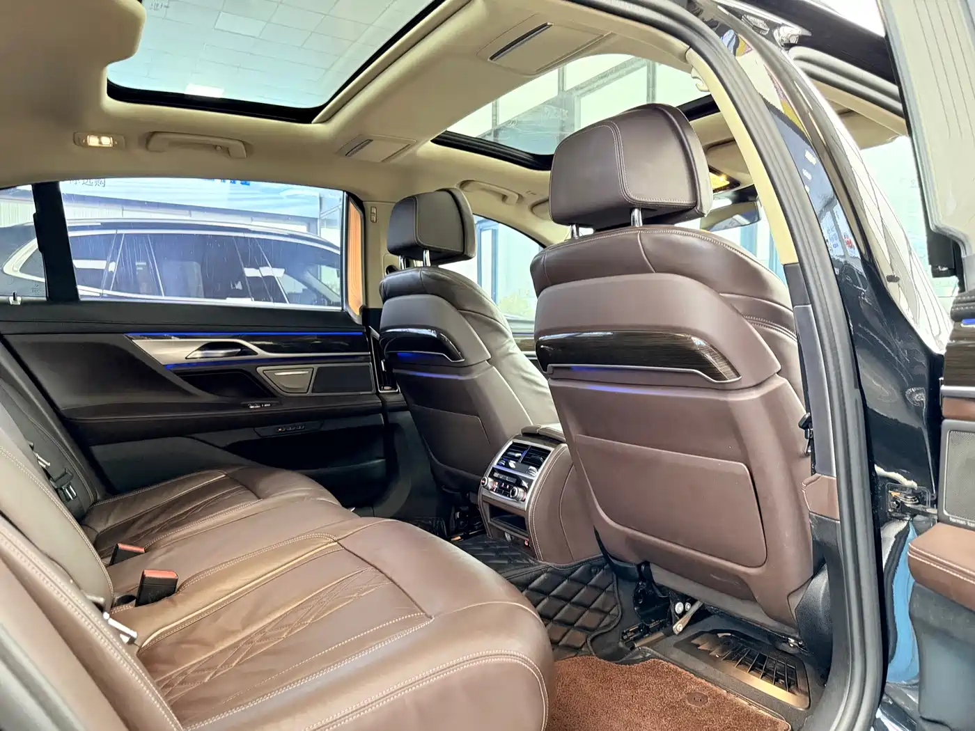 BMW 7 Series 2019 730Li Luxury Package фото 10