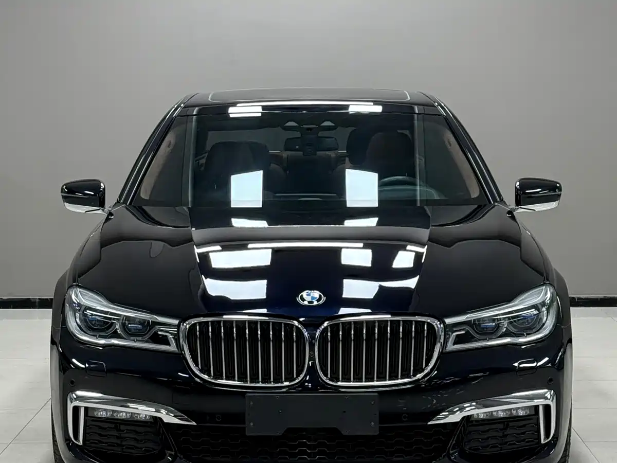 BMW 7 Series 2018 740Li xDrive Premium Type M Sport Package фото 3