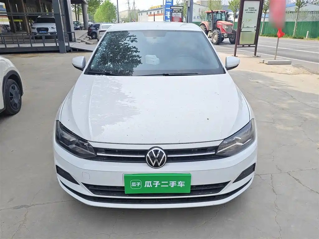 Volkswagen Polo 2023 Facelift Plus 1.5L Auto Joyful Living Edition фото 3