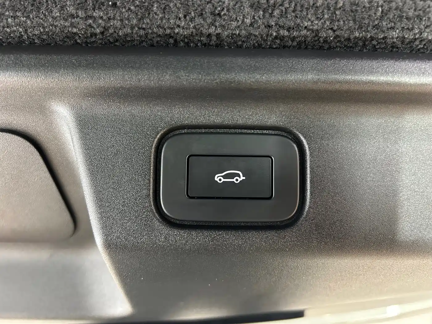 Land Rover Range Rover 2024 3.0 L6 400PS Golden Age Extended 7-Seater фото 39