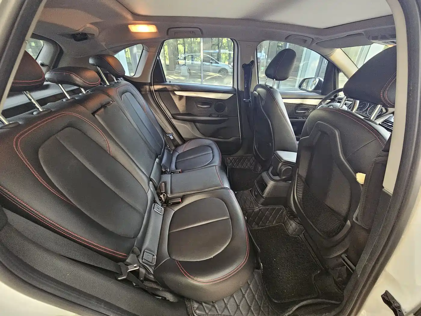 BMW 2 Series Touring 2016 218i Fashion Model фото 12
