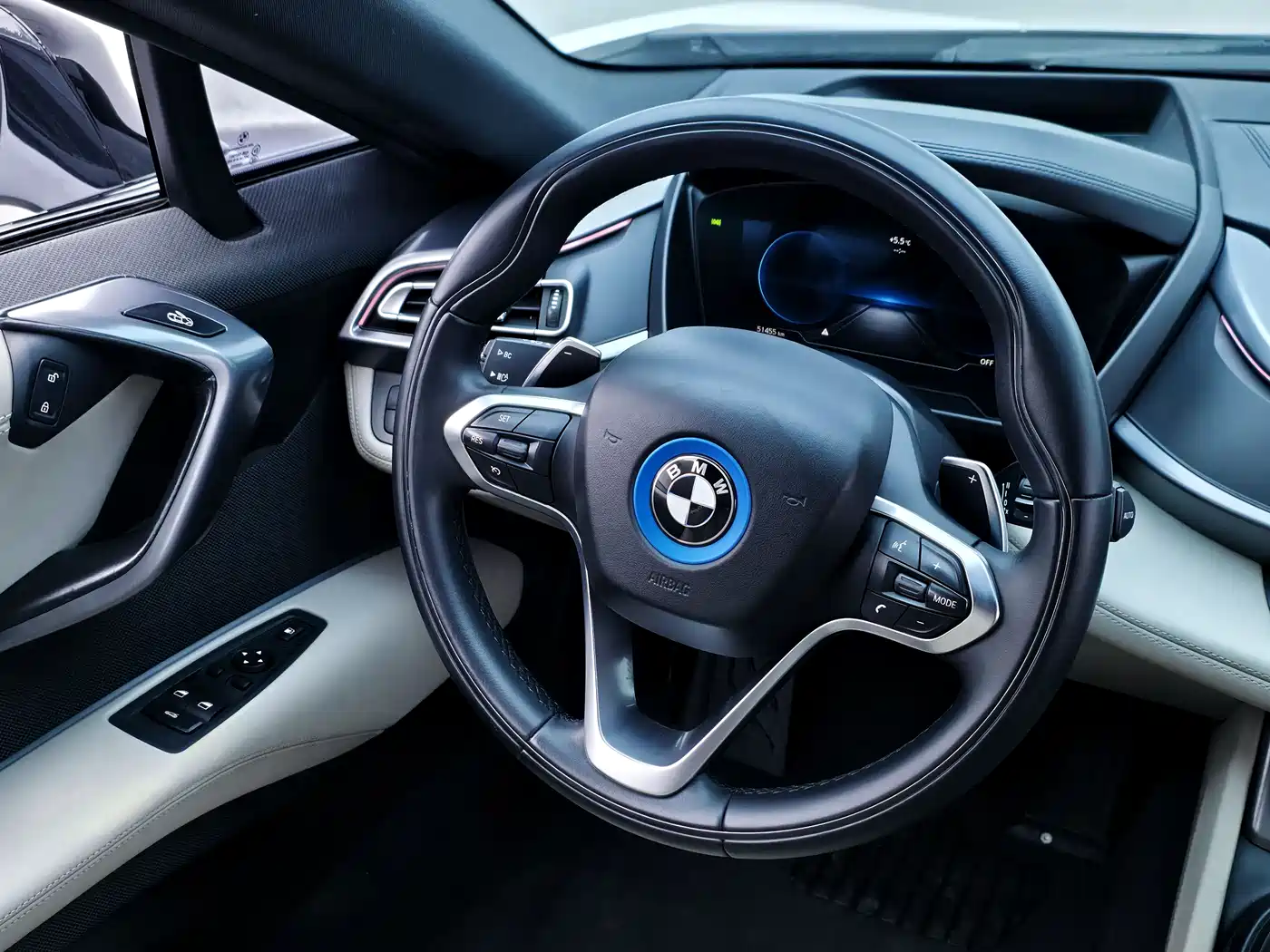 BMW i8 2014 Standard фото 28