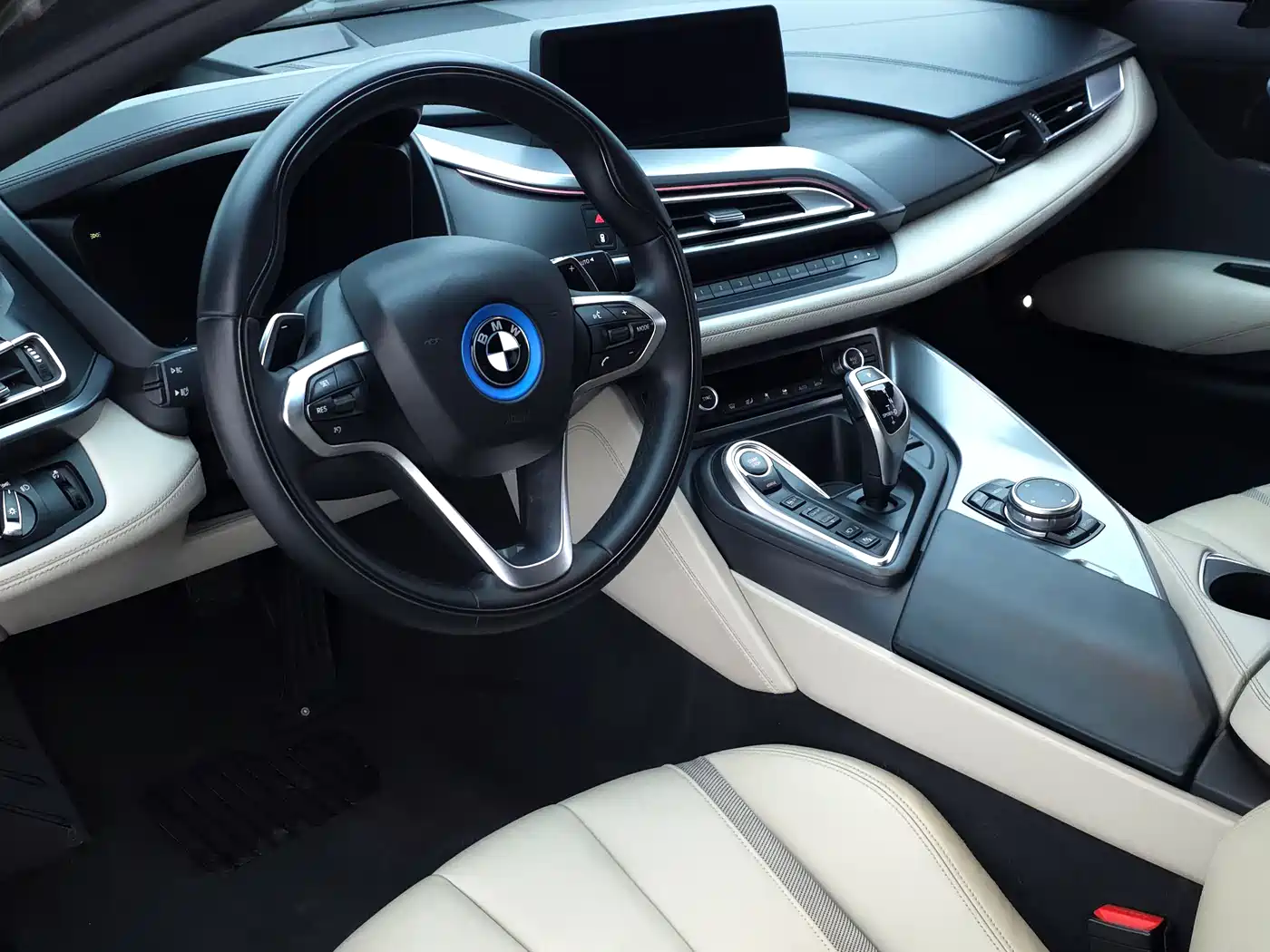 BMW i8 2014 Standard фото 47