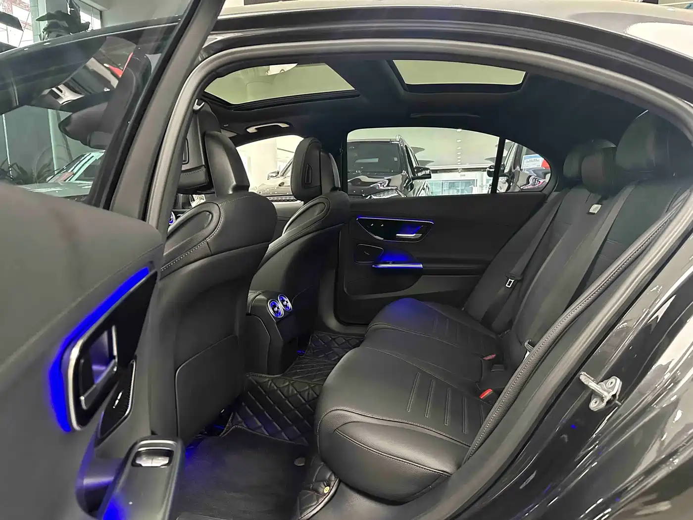 Mercedes-Benz C-Class 2023 Facelift C 260 L Sport Edition фото 10