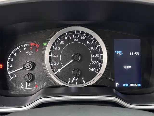 Toyota Frontlander 2022 2.0L CVT Luxury Edition фото 9