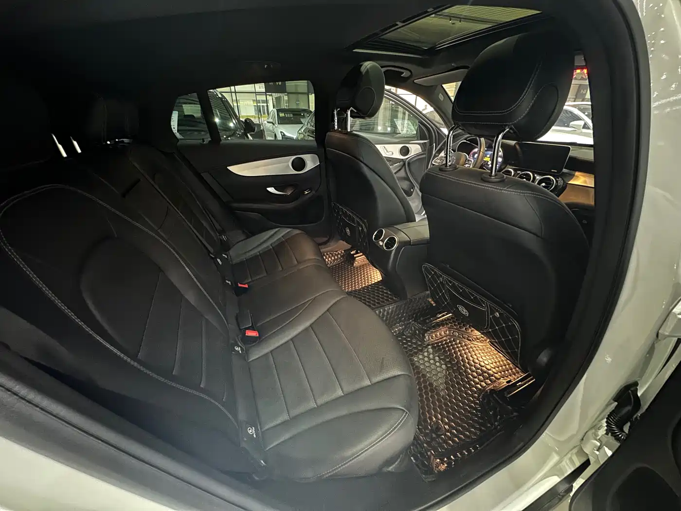 Mercedes-Benz GLC Coupe 2021 GLC 260 4MATIC Coupe SUV фото 10