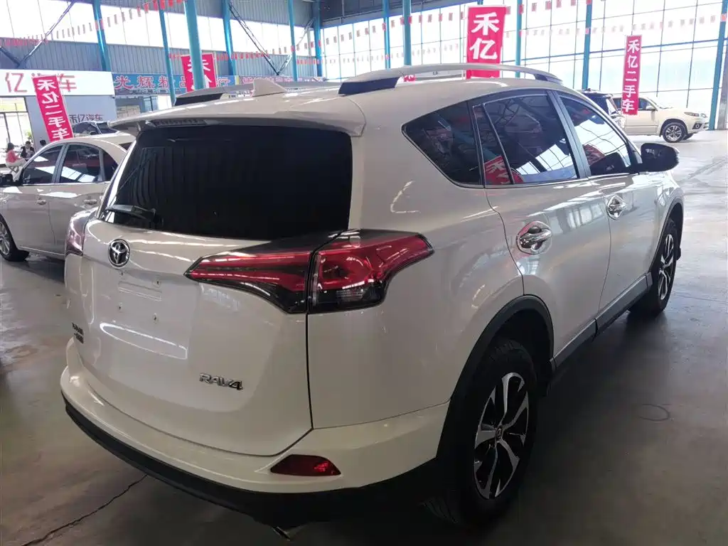Toyota RAV4 Rongfang 2016 2.0L CVT 2WD Trend (China V) фото 7