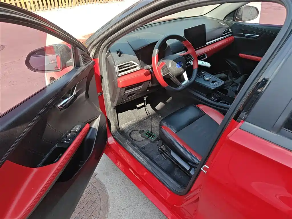 BYD E2