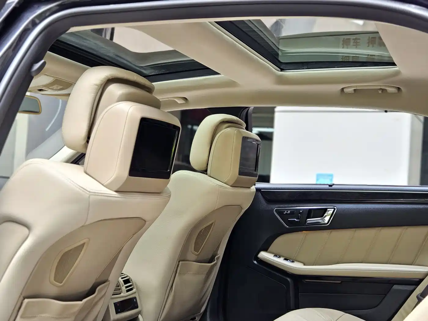 Mercedes-Benz E-Class 2011 E 300 L Fashion Premium фото 22