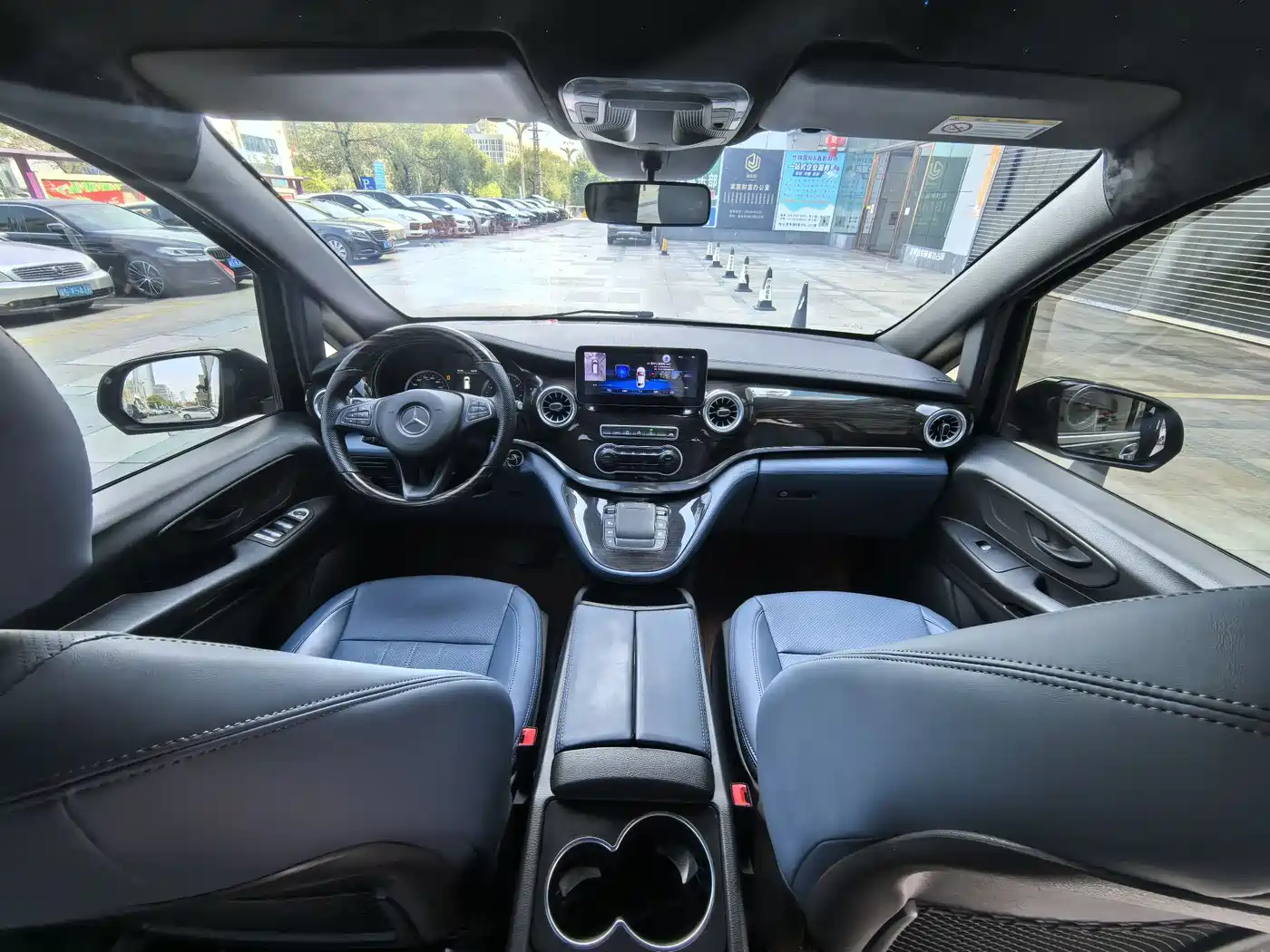 Mercedes-Benz Vito 2021 2.0T Business Edition 7-seater фото 4
