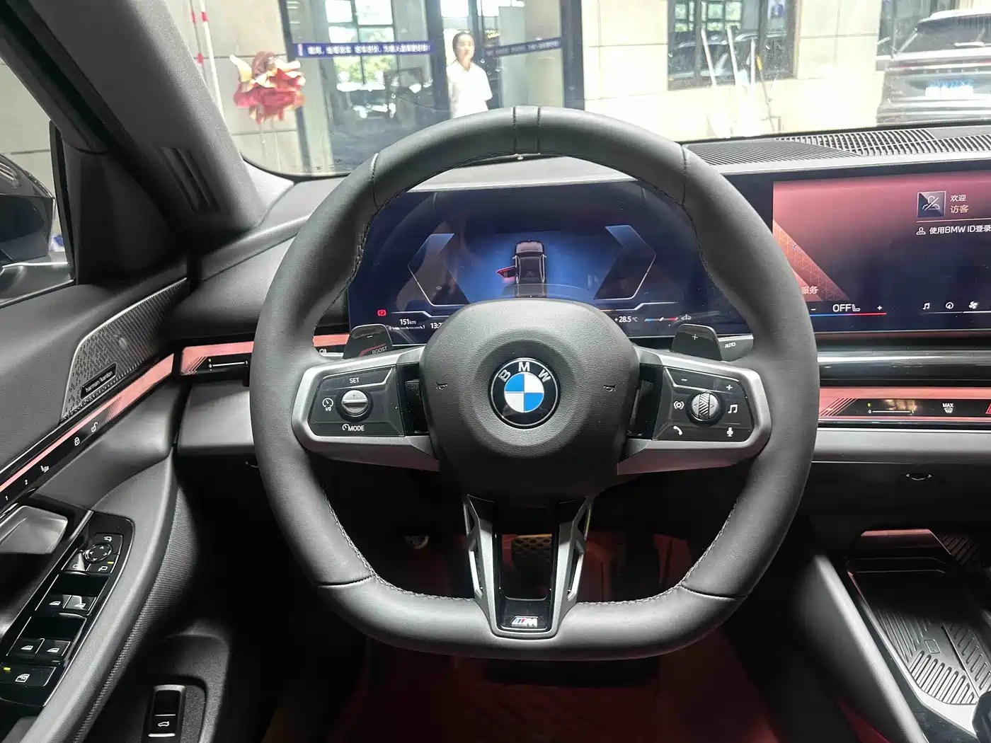 BMW 5 Series 2025 530Li Leading M Sport Package фото 11