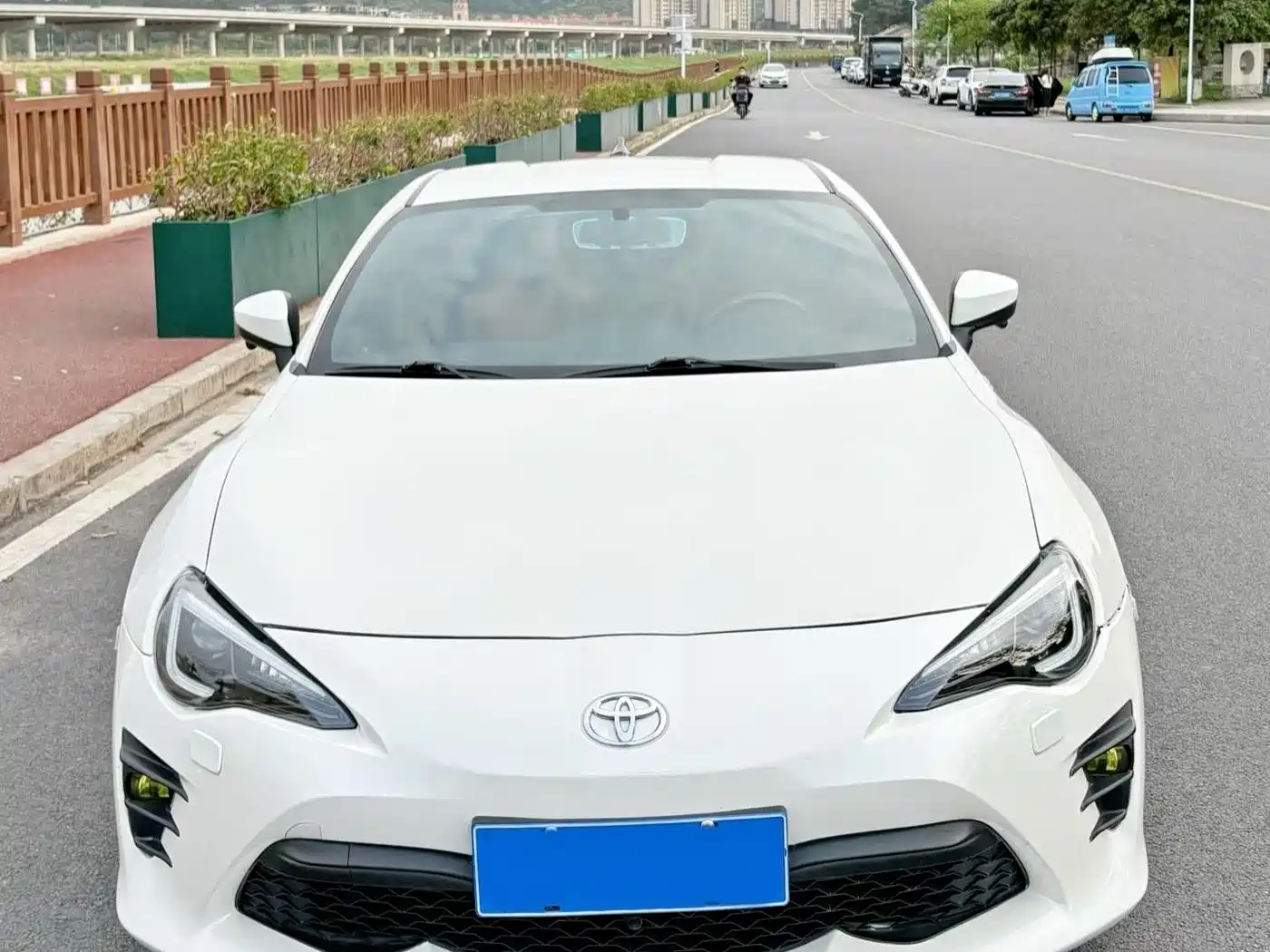 Toyota 86 2013 2.0L Automatic Luxury фото 3