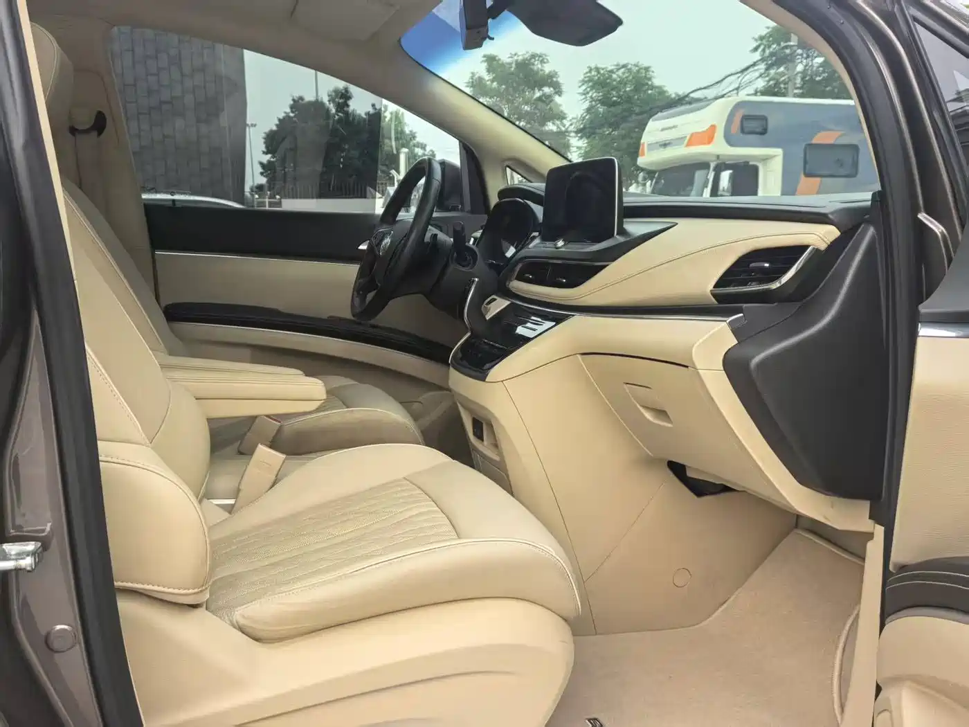Buick GL8 2023 Land Business Class Smart Premium фото 15