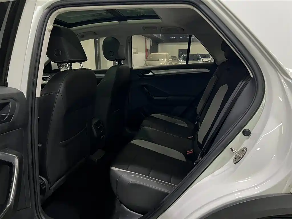 Volkswagen T-ROC 2022 280TSI DSG 2WD Elite PLUS фото 10