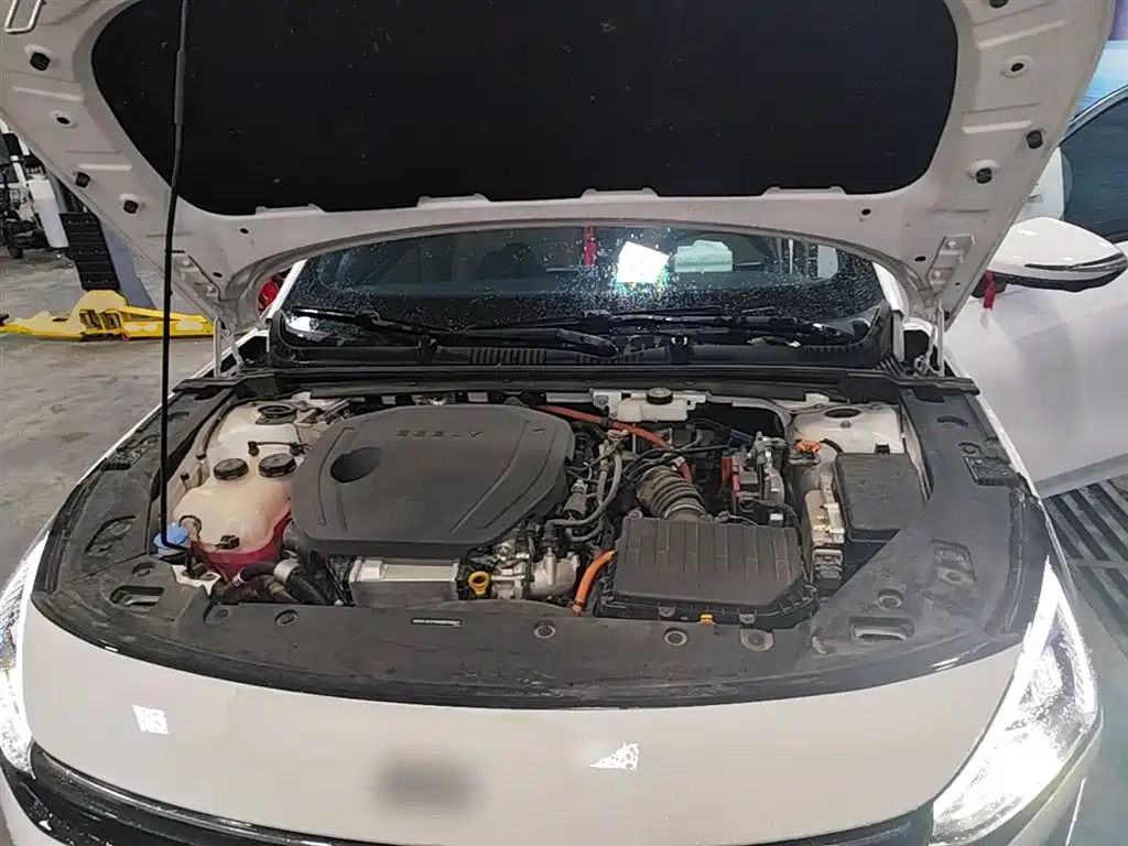 Geely Galaxy Galaxy L6 2024 125km PLUS Soaring Dragon Edition фото 20