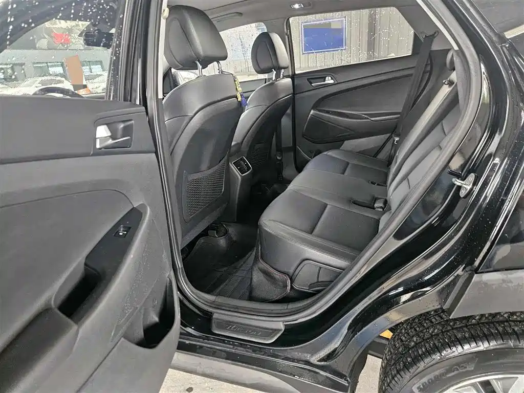 Hyundai Tucson 2015 1.6T Dual Clutch 2WD Leading фото 7