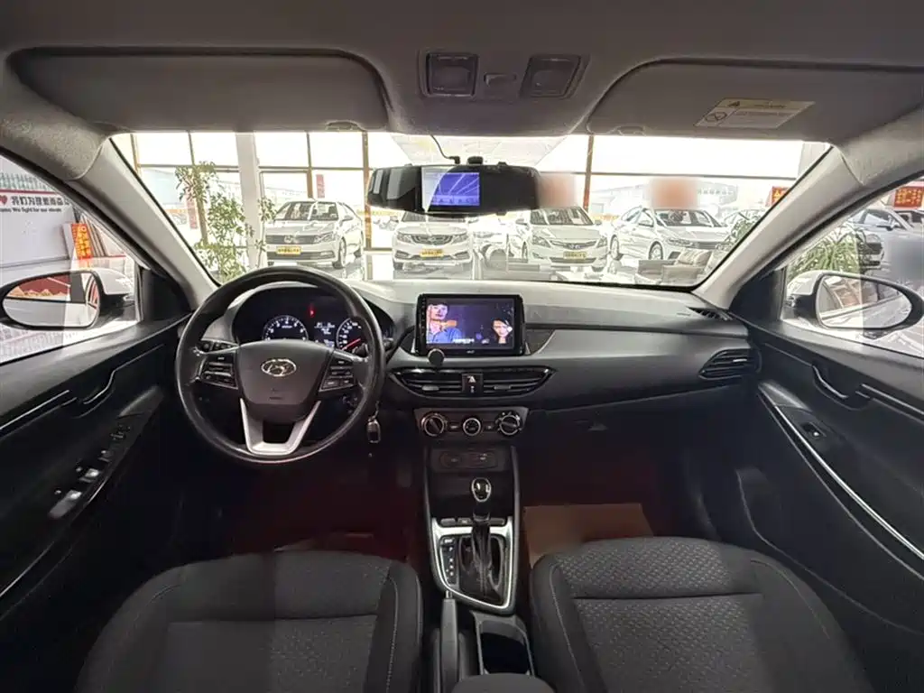 Hyundai Elantra 2018 1.6L Automatic Pleasing Edition GL China VI фото 9