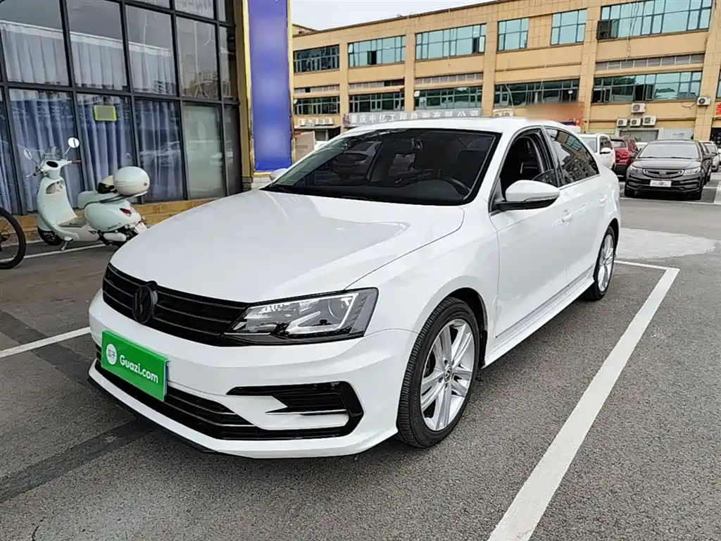 Volkswagen Sagitar 2018 280TSI DSG Spark Edition фото 2