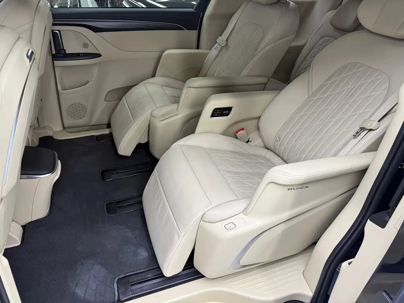 Фото 9 - Buick GL8