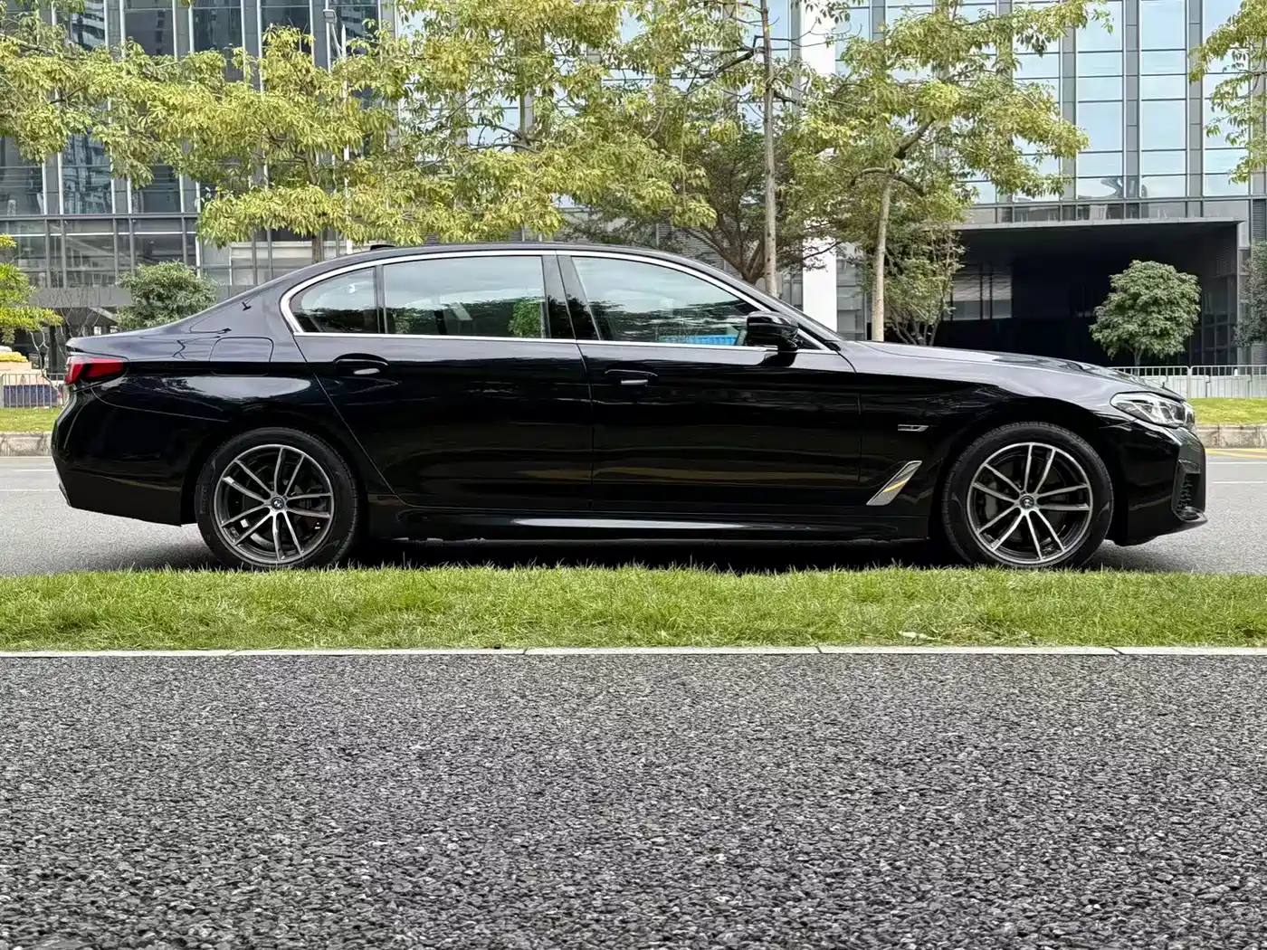 BMW 5 SERIES NEW ENERGY