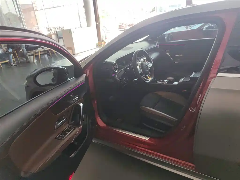 Mercedes-Benz A-Class 2019 A 200 L Sport Sedan фото 16