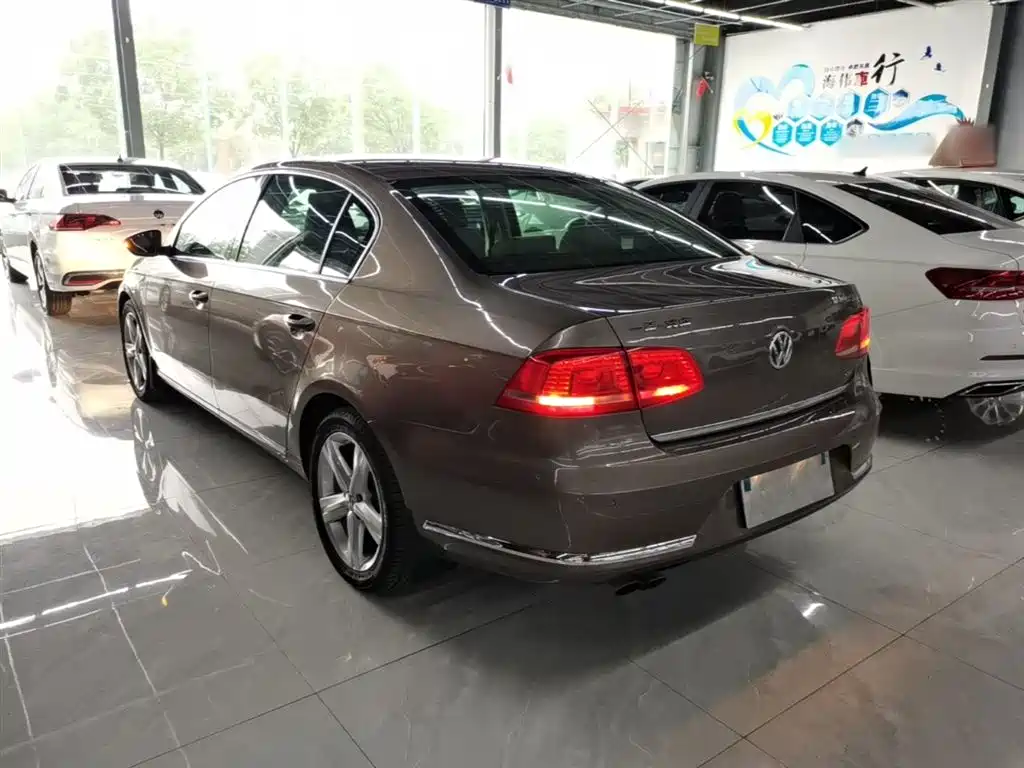 Volkswagen Magotan 2015 2.0TSI Premium фото 5