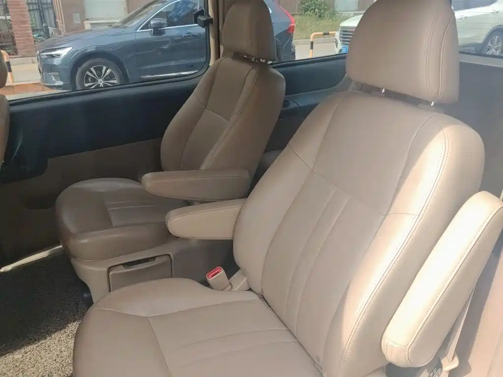 Buick GL8 2014 2.4L Executive Edition фото 15