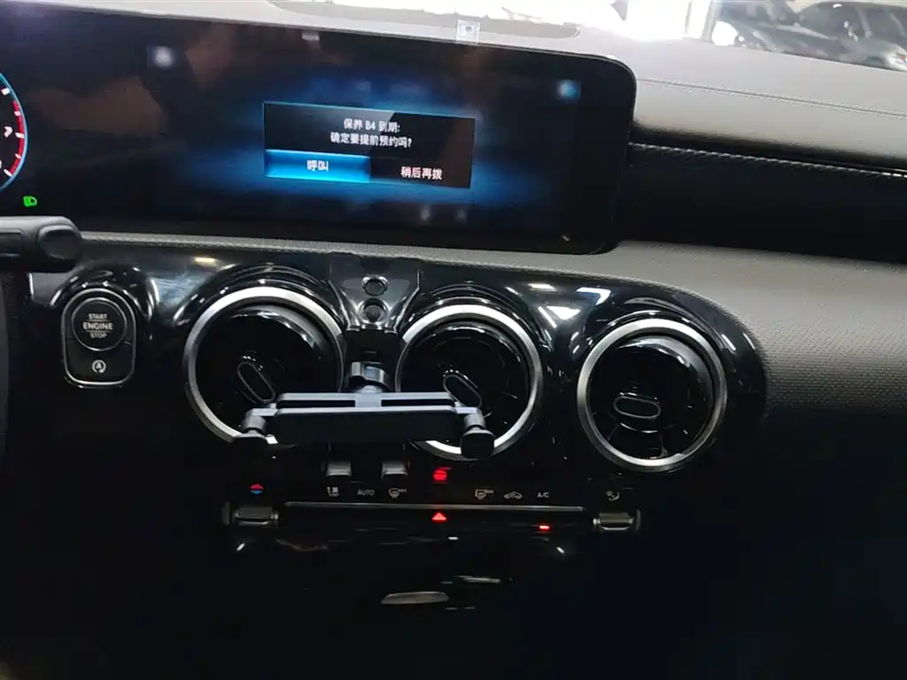 Mercedes-Benz A-Class 2022 Facelift A 200 L Sport Sedan Dynamic фото 13