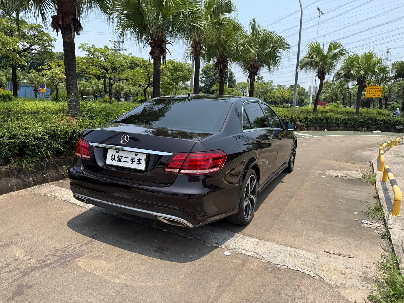 Photo 4 - Mercedes-Benz E-Class