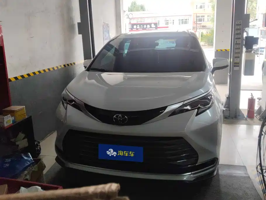 2026 Toyota Sienna