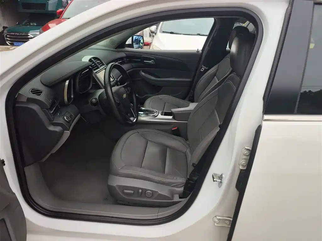 Chevrolet Malibu 2014 2.0L Automatic Luxury фото 15