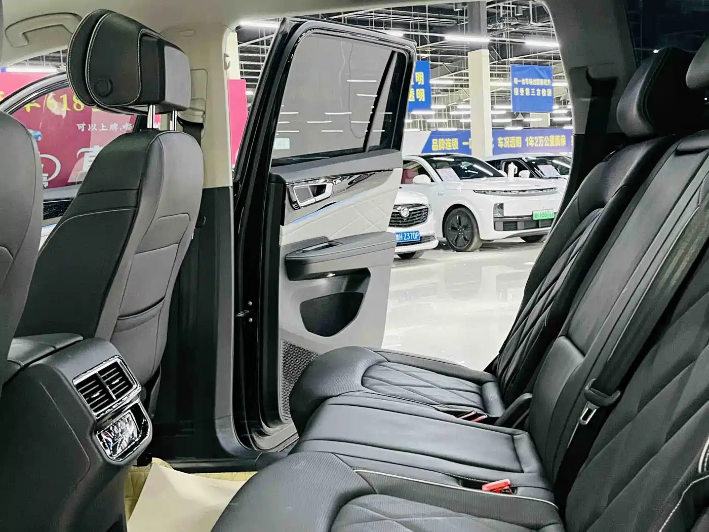 Volkswagen Teramont 2023 Teramont X 380TSI 4WD Premium Flagship фото 8