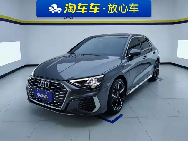 Audi A3 Sportback 35 TFSI, Стиль Спорт