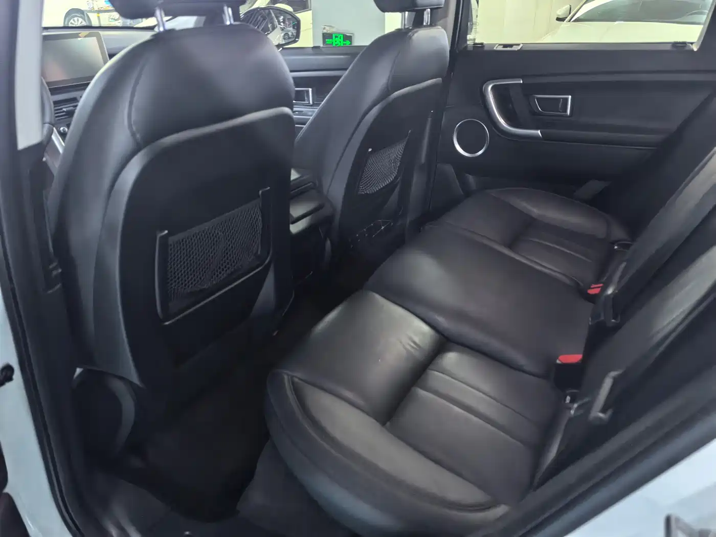 Land Rover Discovery Sport 2017 2.0T SE фото 8