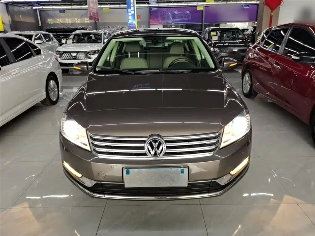 Volkswagen Magotan 2015 2.0TSI Premium фото 3
