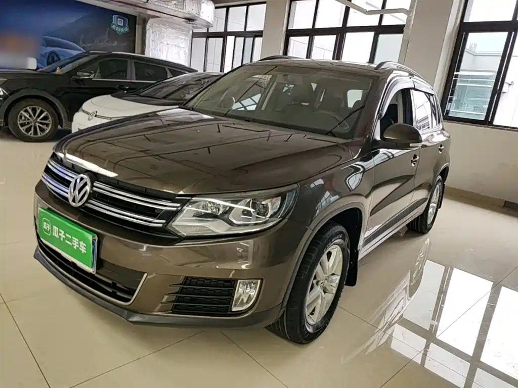 Volkswagen Tiguan 2015 1.8TSI Automatic 2WD Trendline фото 2