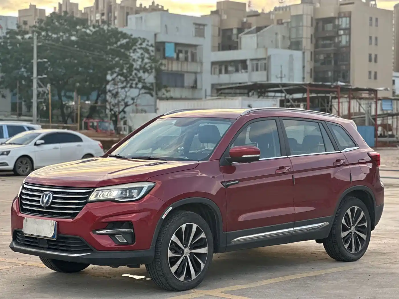 Фото 1 - Changan CS75