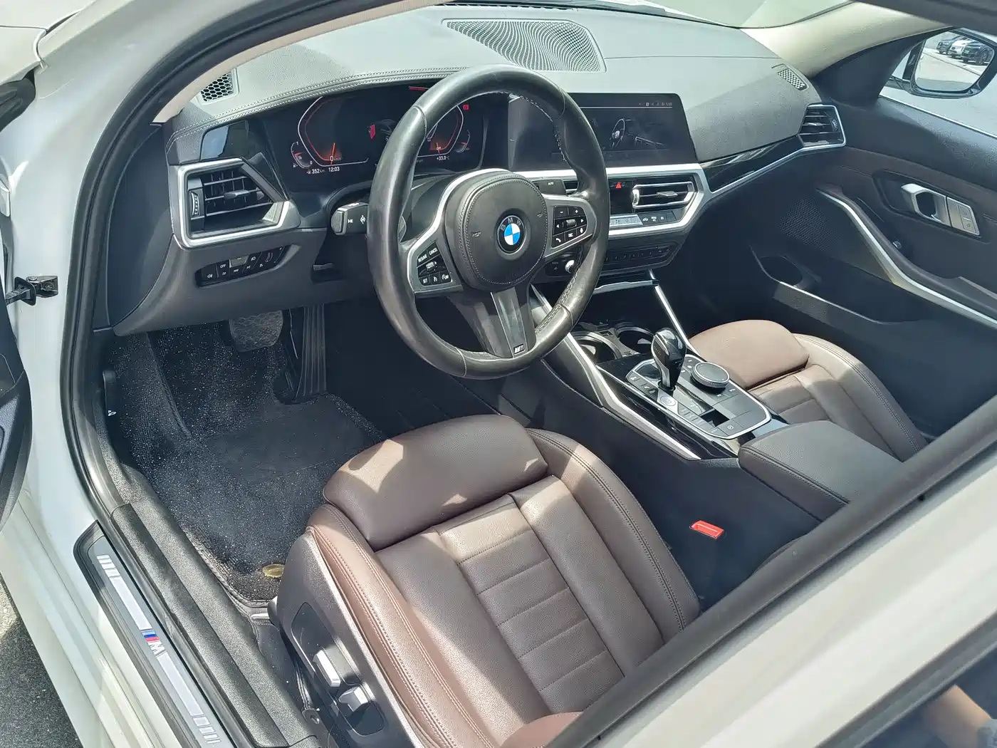 BMW 3 Series 2021 320Li M Sport Package фото 9