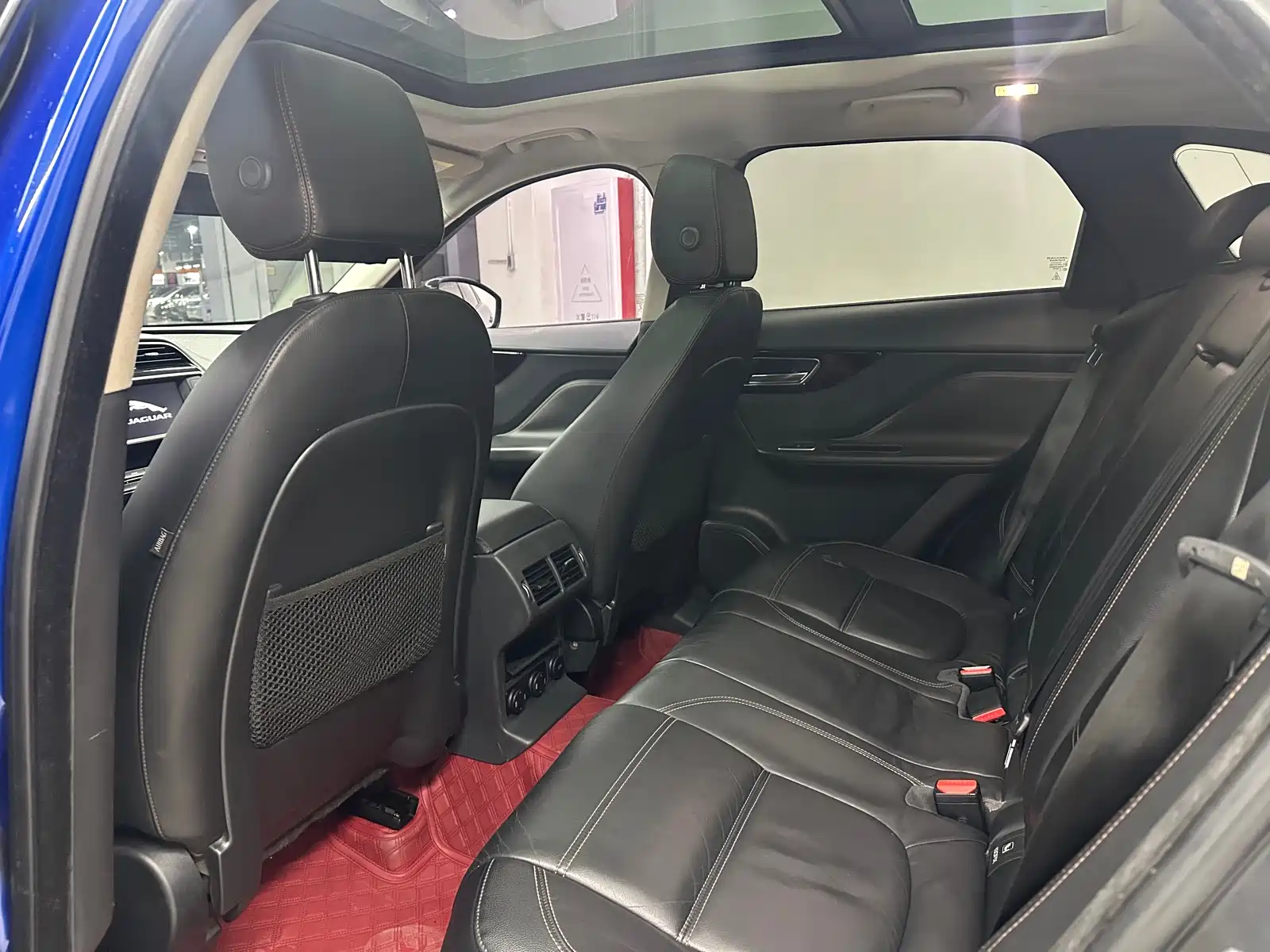 Фото 8 - Jaguar F-PACE