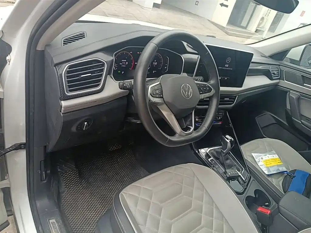 Volkswagen Tayron 2023 300TSI 2WD Luxury Plus Advanced Edition фото 10