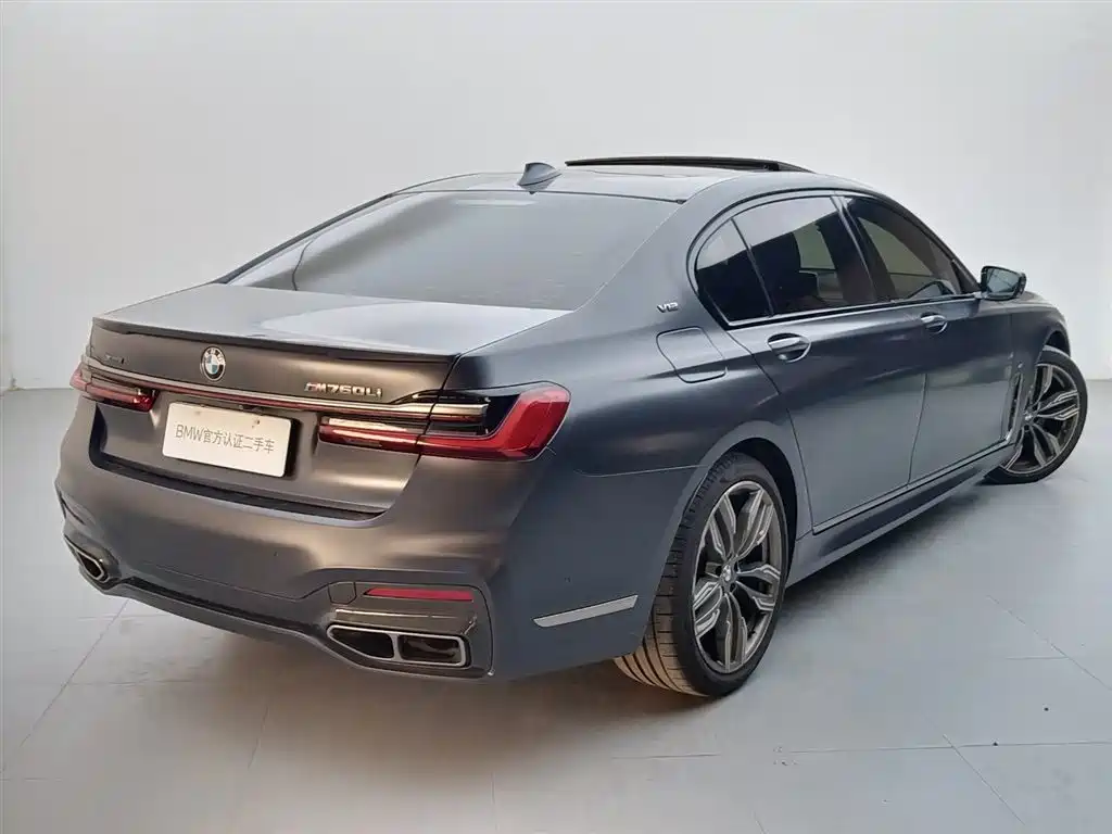 BMW 7 SERIES
