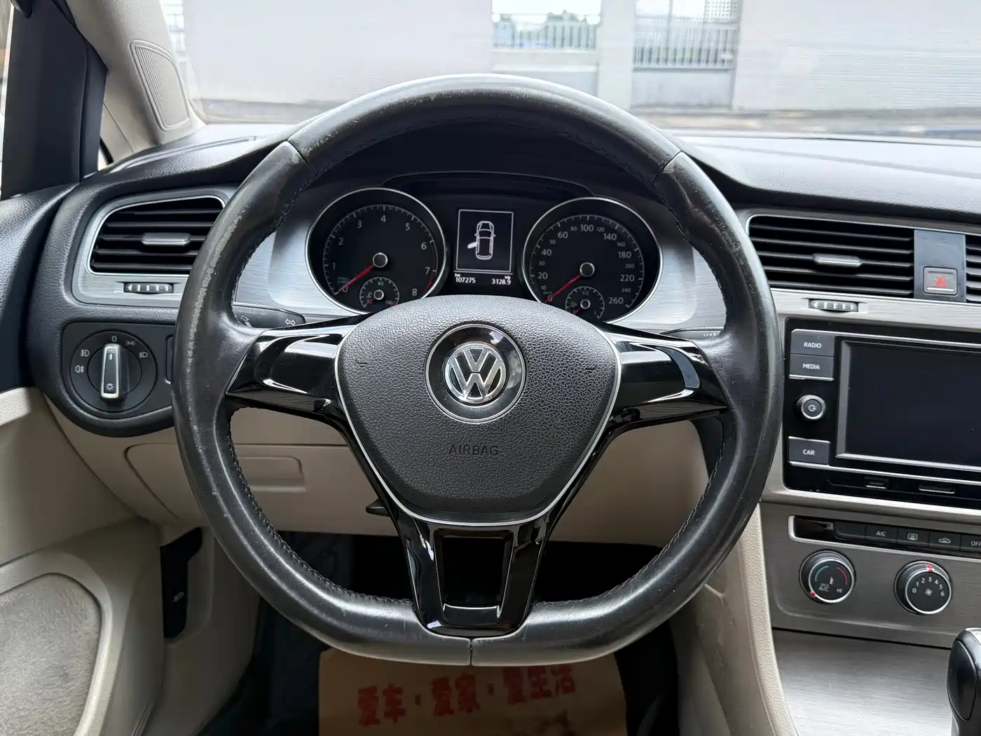 Volkswagen Golf 2016 230TSI Automatic Comfort фото 9