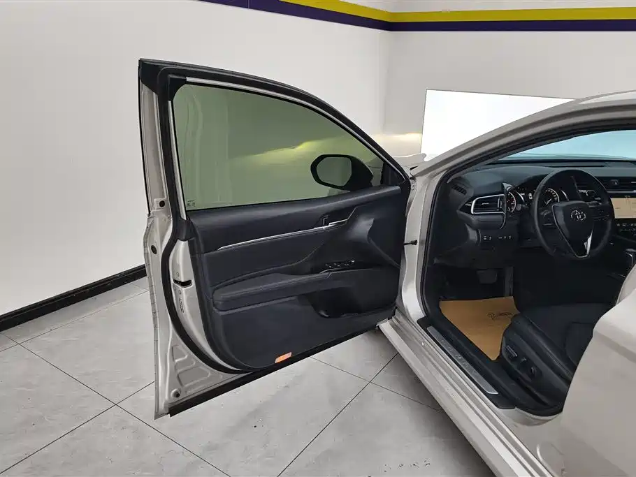 Toyota Camry 2018 2.5G Luxury Edition фото 7