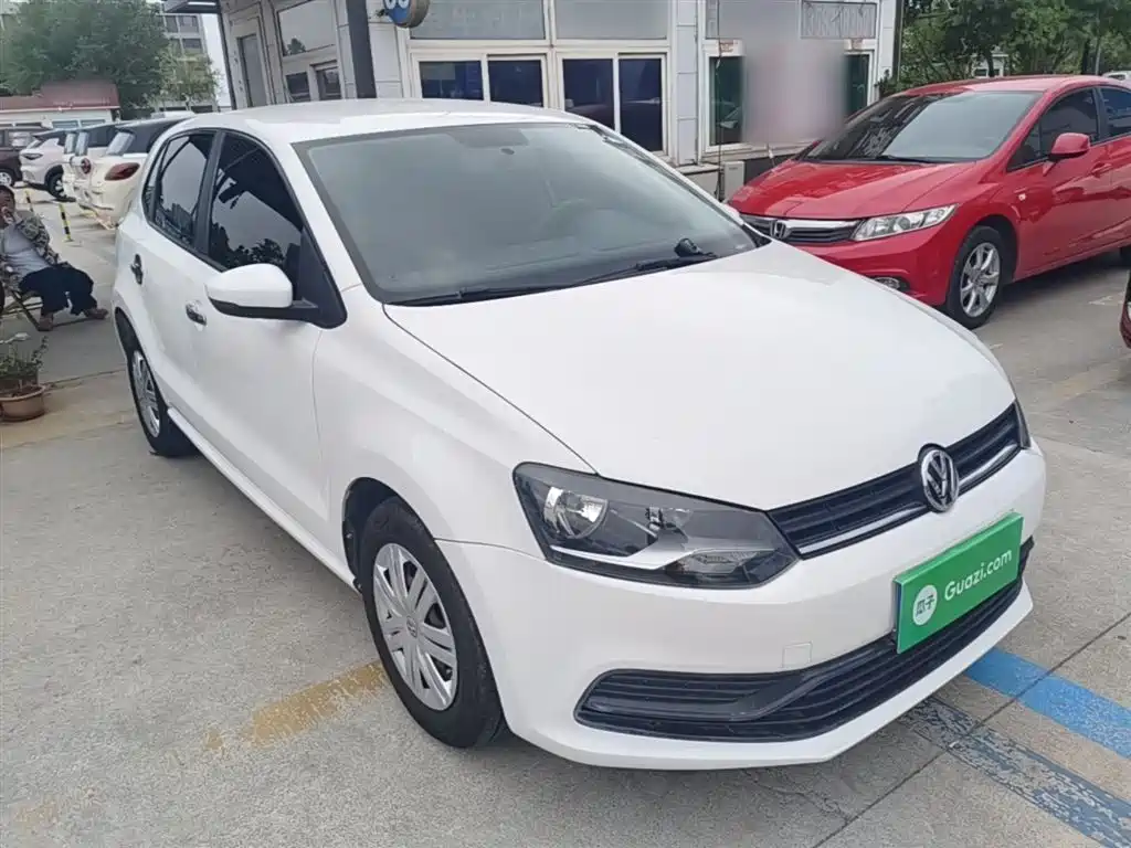 Volkswagen Polo 2016 1.4L Automatic Trend фото 4