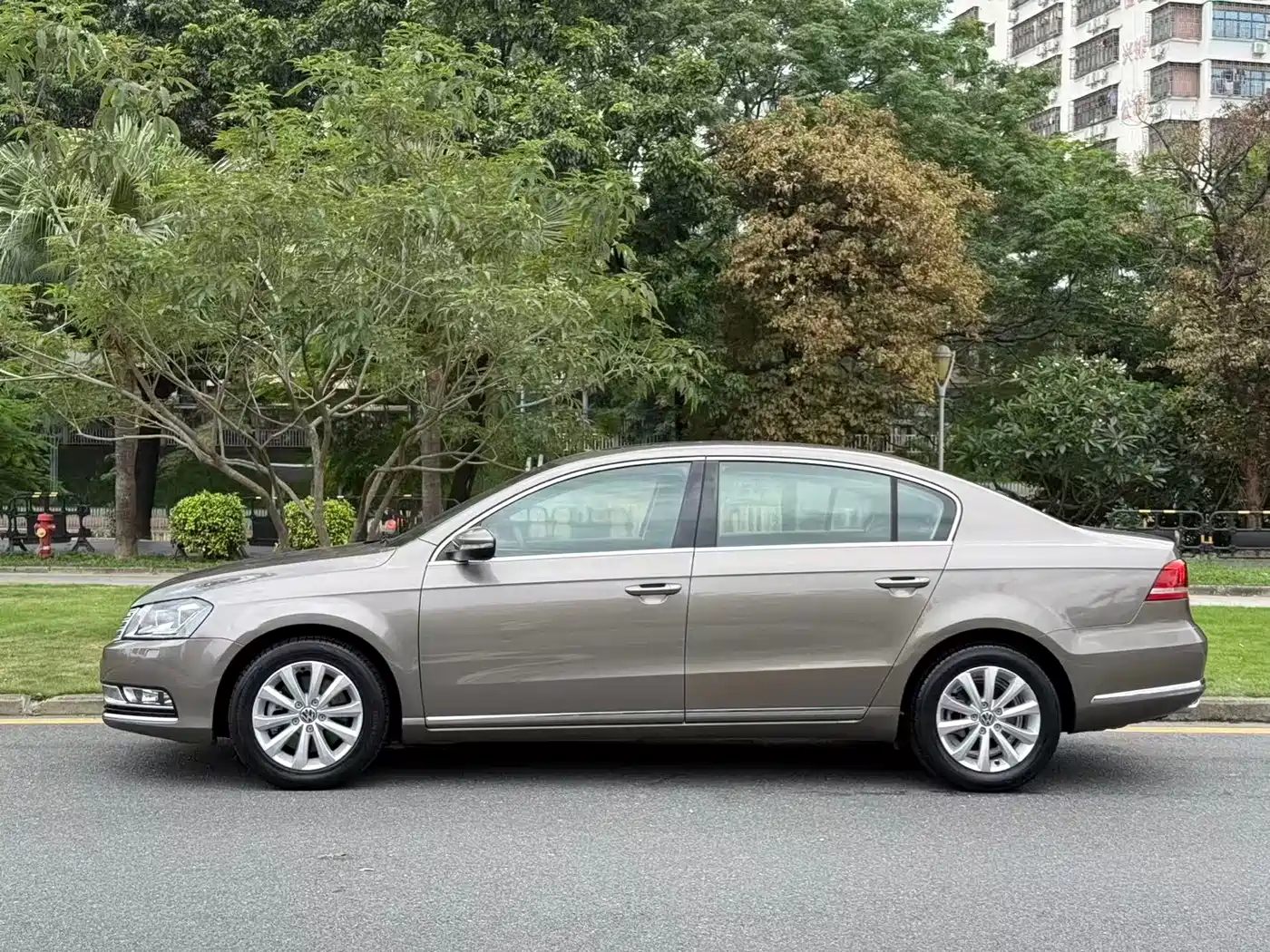 Volkswagen Magotan 2015 1.8TSI Luxury фото 3