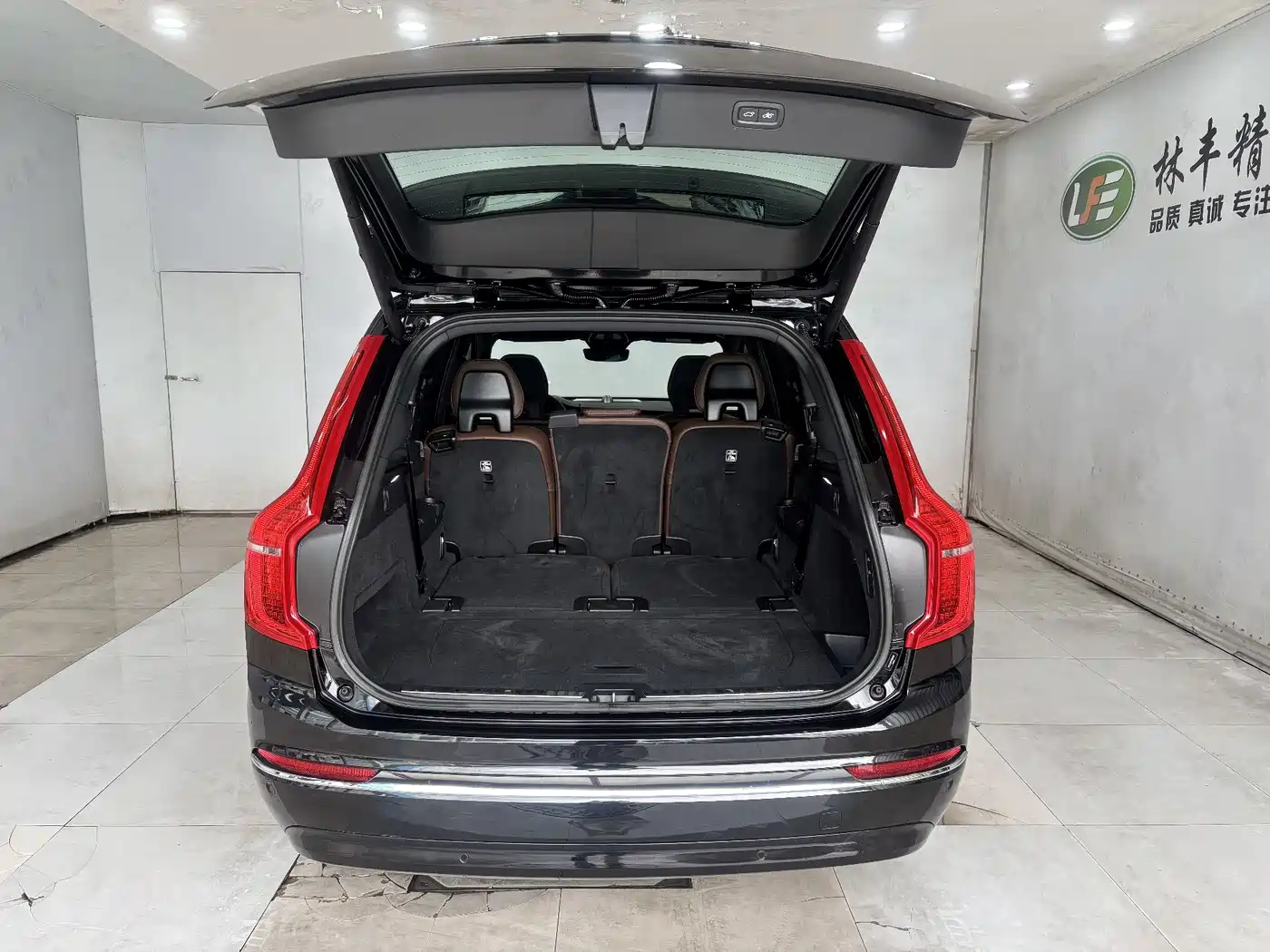 Volvo XC90 2023 B6 Smart Elegance Luxury Edition 7-Seater фото 30