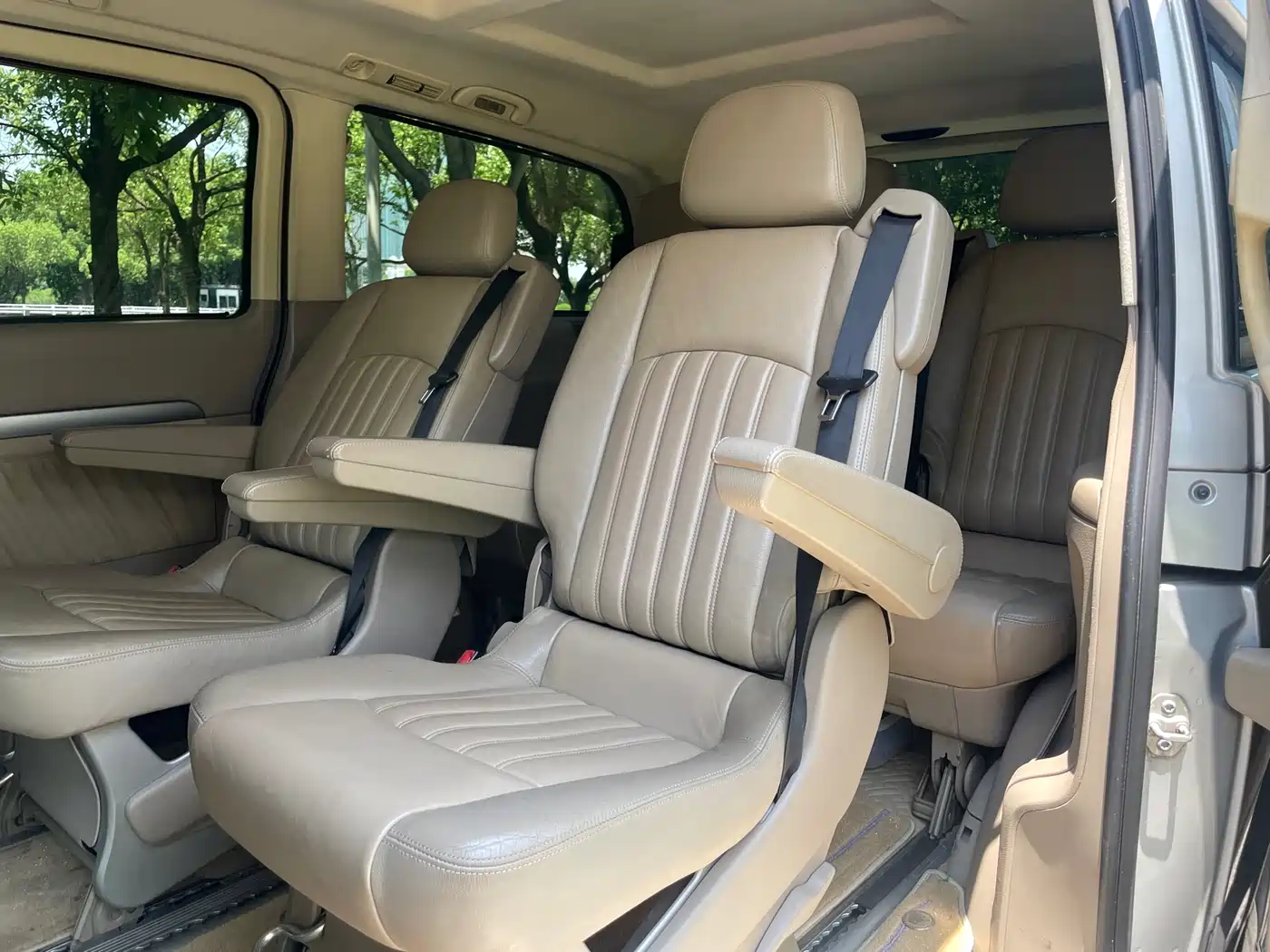 Mercedes-Benz Viano 2011 2.5L Luxury Edition фото 17