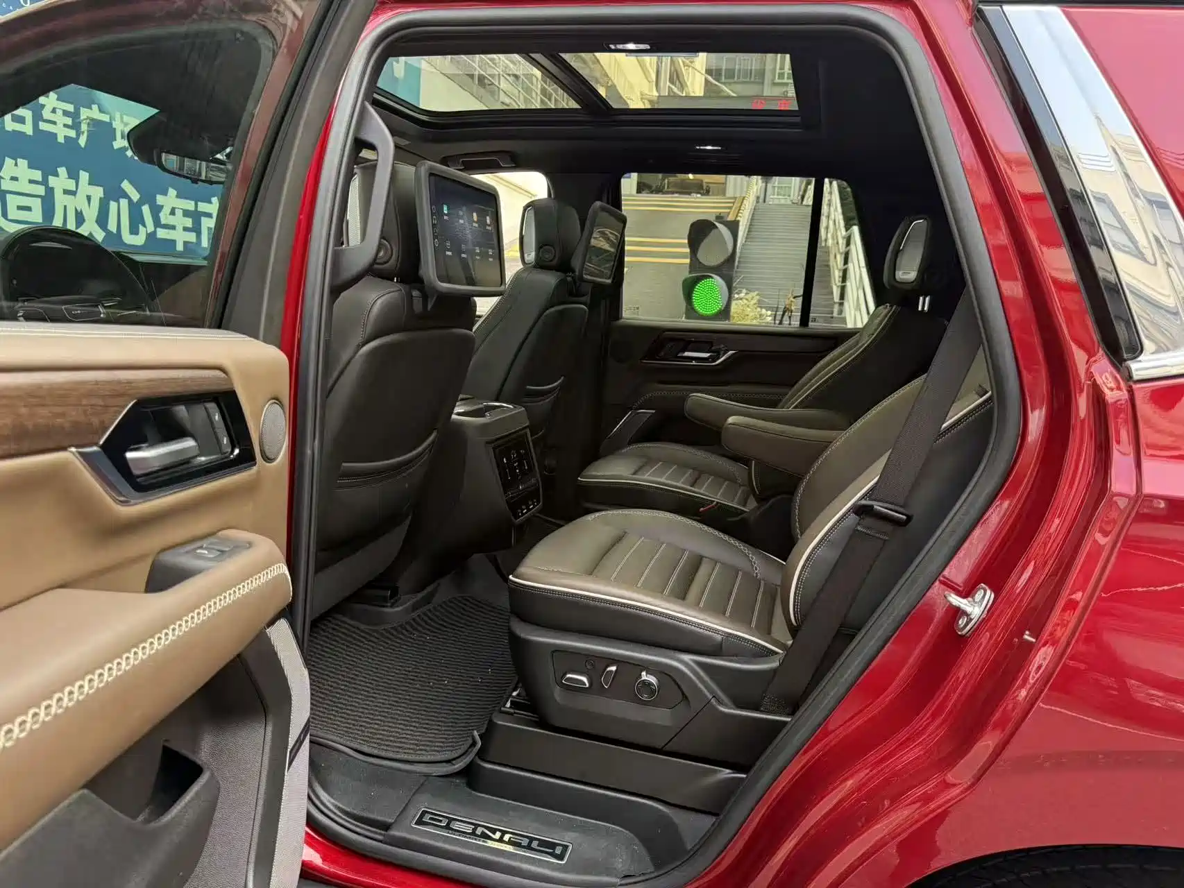 Фото 2 - Daolangge GMC Yukon