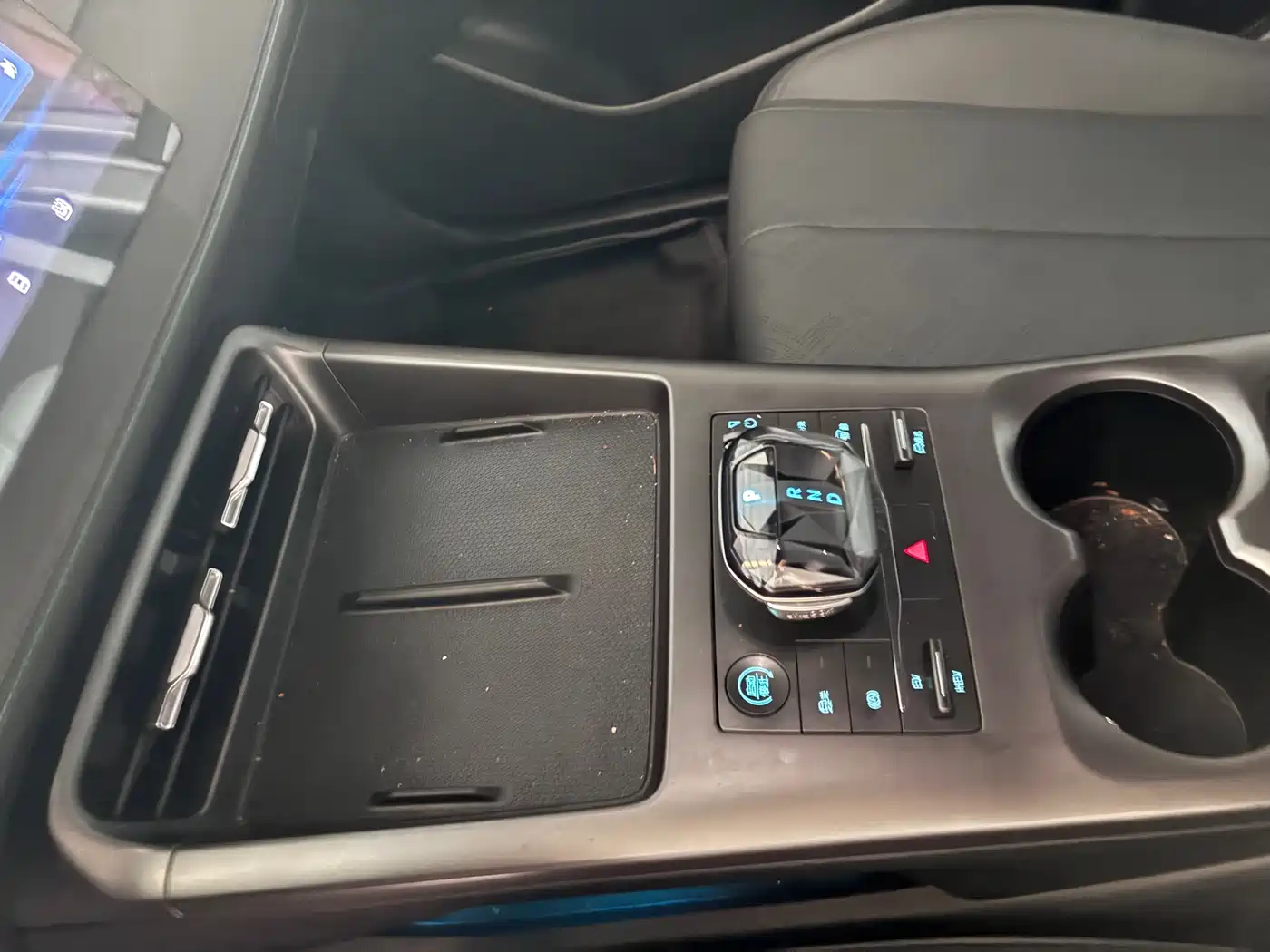 BYD Qin PLUS 2025 DM-i Smart Drive 55KM Leader фото 9
